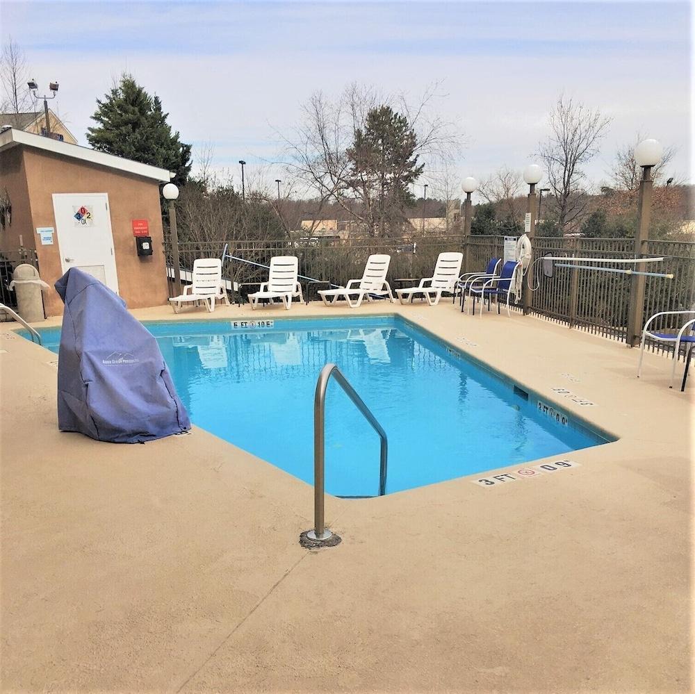 Comfort & East Hotel Asheboro