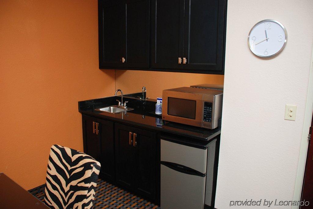 Hotel Comfort & East 2*